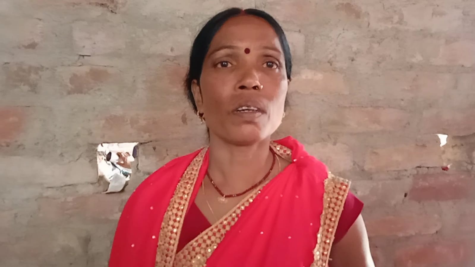 जांच करने के दौरान थप्पड़बाजी देख पदाधिकारी के उड़े होश, होगी कारवाई 5 IMG 20220220 WA0004