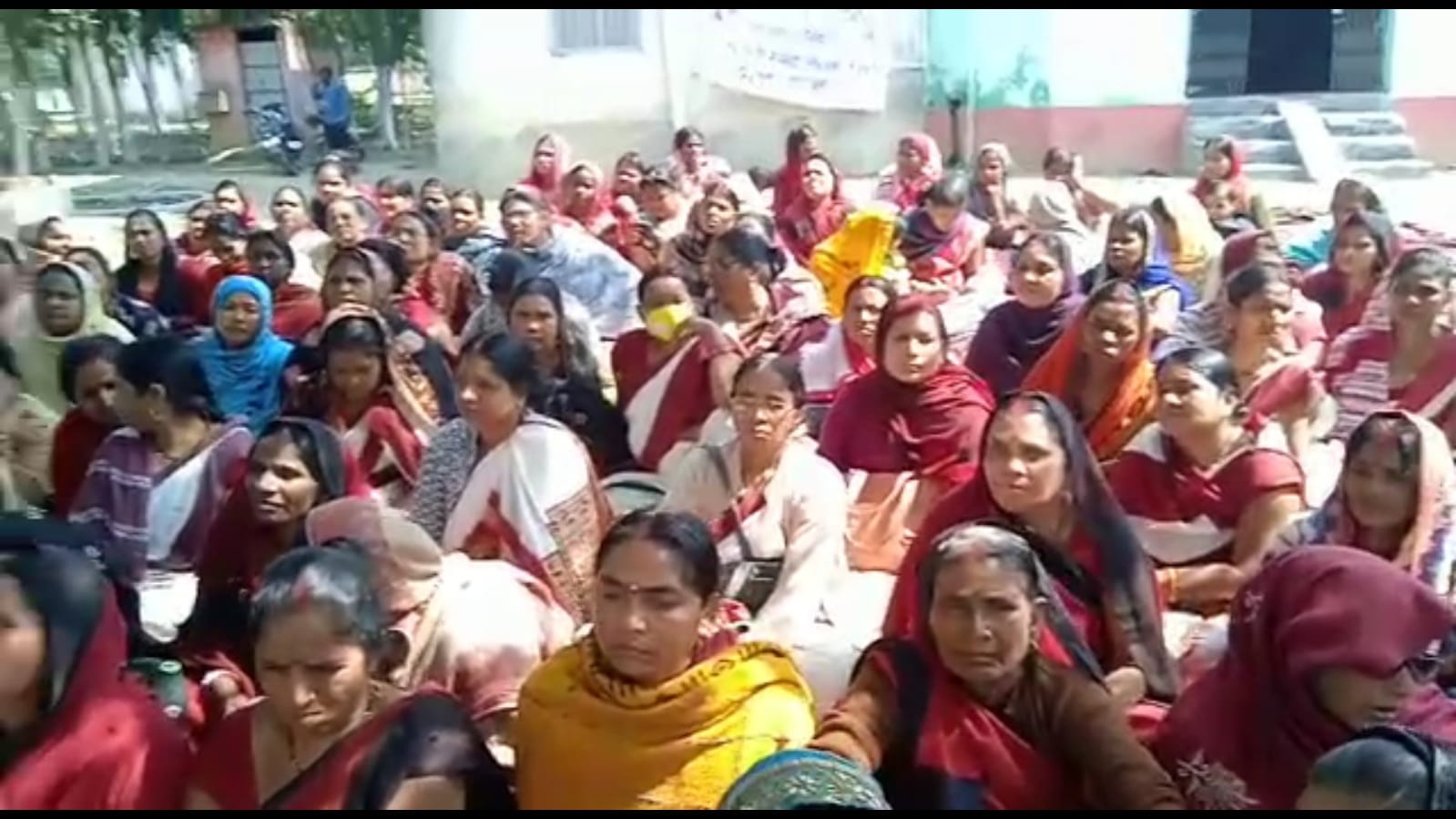 20 सुत्री मांगों को लेकर सेविका - सहायिका ने किया शांतिपूर्ण धरना प्रदर्शन 5 IMG 20220221 WA0005