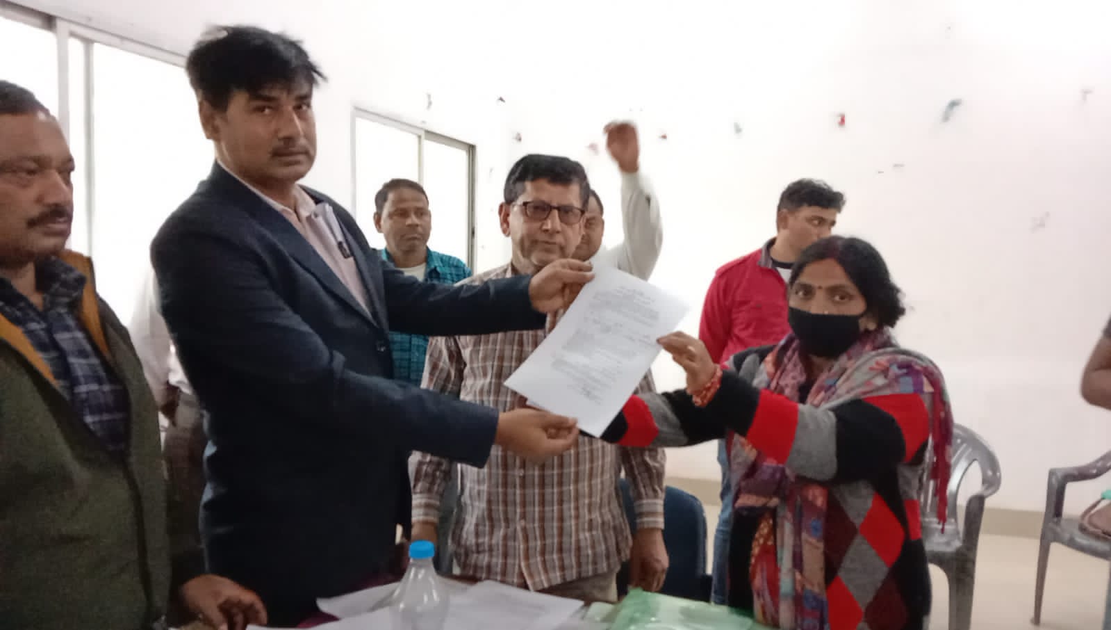 शिक्षा विभाग के पदाधिकारियों ने दिया शिक्षक - शिक्षिकाओं को नियोजन पत्र 8 IMG 20220223 WA0006
