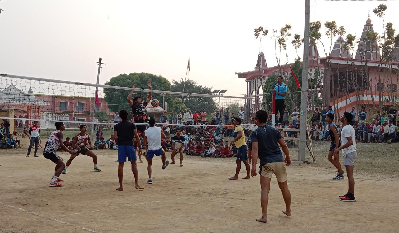 मां भगवती मंदिर के प्रांगण में राज्यस्तरीय वाॅलीबाॅल टुन्नामेंट का खेल हुआ प्रारंभ 4 IMG 20220225 WA0027 1