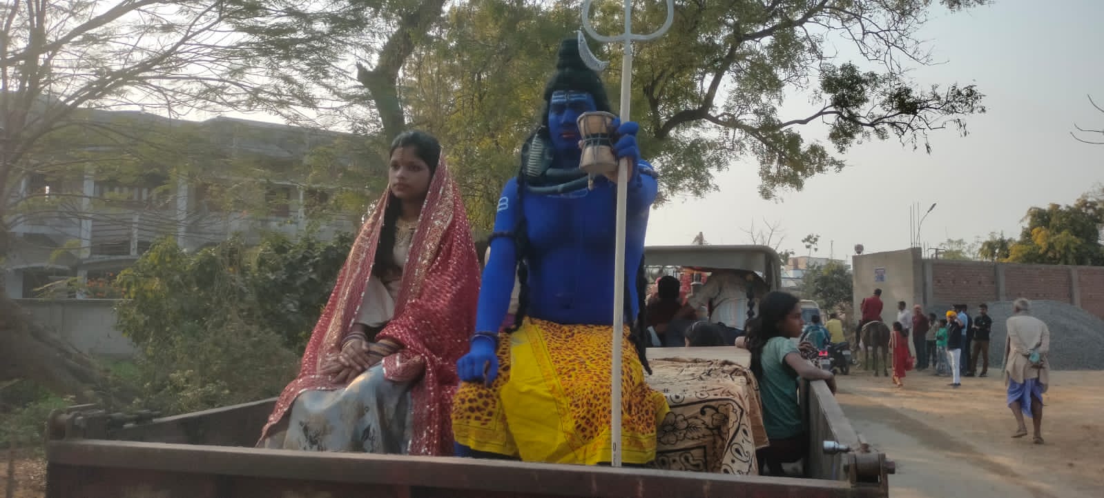 शिव विवाह पर निकली भव्य झांकी के साथ, मंदिरों में उमड़ी श्रद्धालुओं की भीड़ 11 IMG 20220301 WA0014