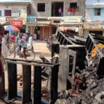 दुकान में अचानक आग लगने से बाजार में बनी अफरा-तफरी का माहौल