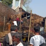 अगरबत्ती से फूंस के घर मे लगी आग,फूंस का दो घर समेत सारा सामान जला ।। Inquilabindia