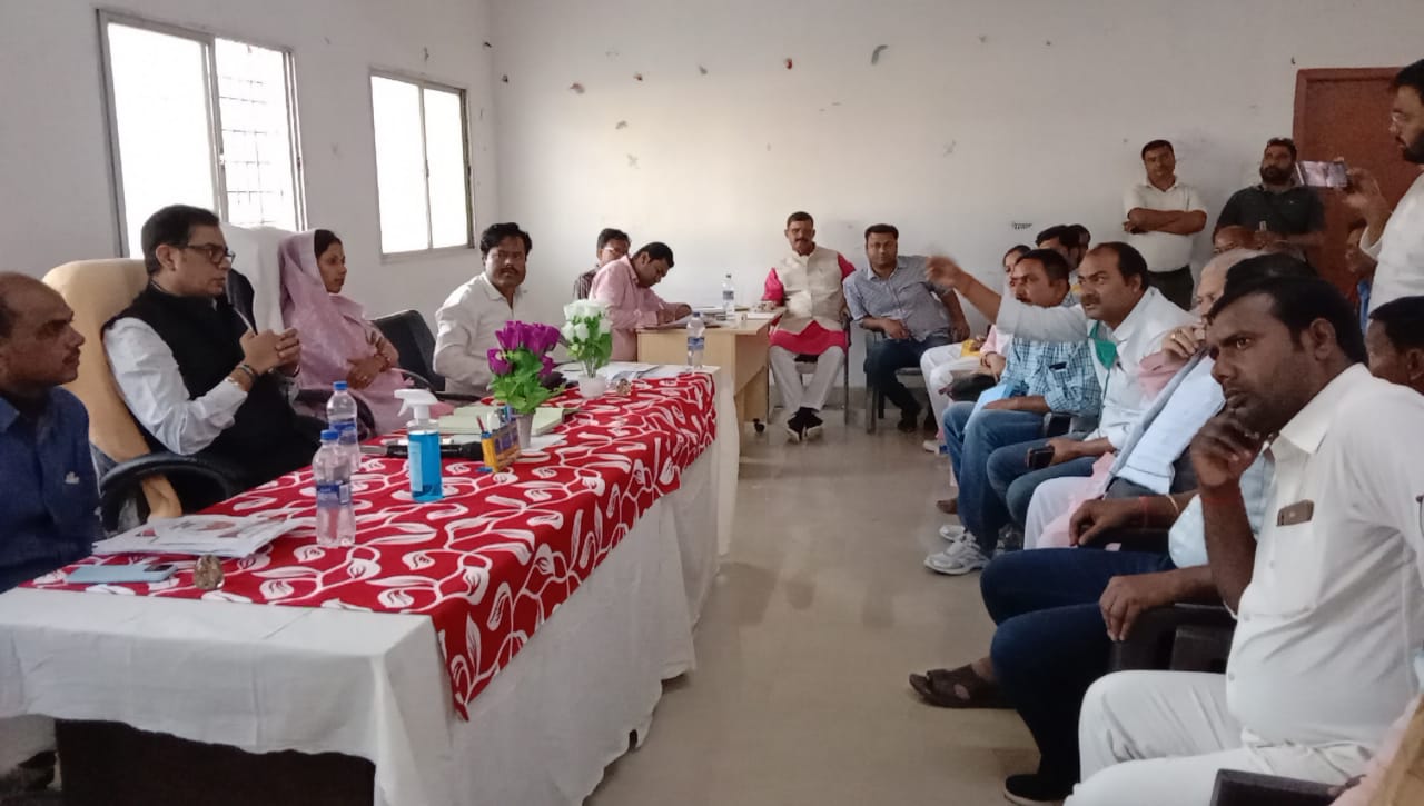 विभिन्न मुद्दों को लेकर प्रतिनिधि और पदाधिकारियों के बीच चली बहस 7 IMG 20220305 WA0007