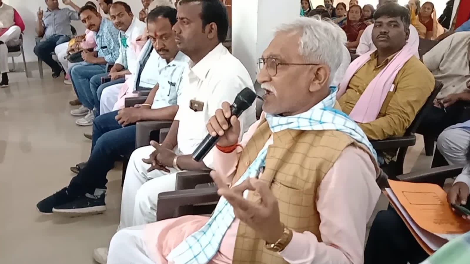 विभिन्न मुद्दों को लेकर प्रतिनिधि और पदाधिकारियों के बीच चली बहस 10 IMG 20220305 WA0016 1