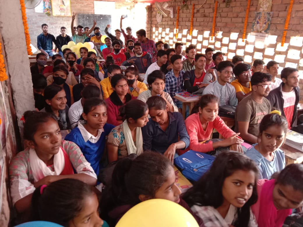 शिक्षण संस्थान के द्वारा तृतीय वर्षगांठ पर बच्चों के बीच हुई भव्य आयोजन 6 IMG 20220308 WA0023