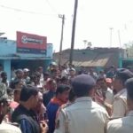बालू लदे ट्रक के चपेट में आने से एक छात्रा की मौत ।। InquilabIndia