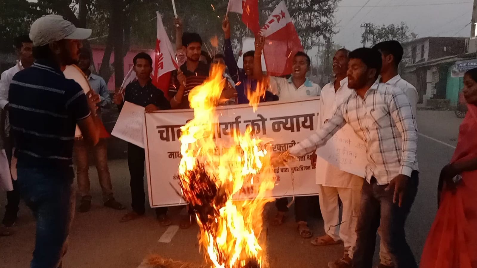 विभिन्न मुद्दों को लेकर AISF क्रांतिकारियों ने थाना का घेराव कर किया पुतला दहन 5 IMG 20220314 WA0003