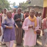 नारायणपुर के भ्रमरपुर में सौ वर्षों से घर-घर पहुंचकर मनाई जाती है धूल-खेली और होली ।। Inquilabindia