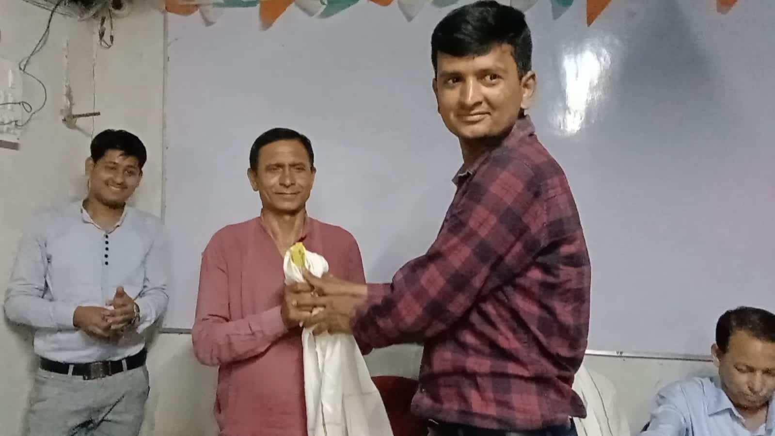 इंटरमीडिएट परीक्षा में उत्तीर्ण छात्र - छात्राओं को किया गया सम्मानित 6 IMG 20220321 WA0015