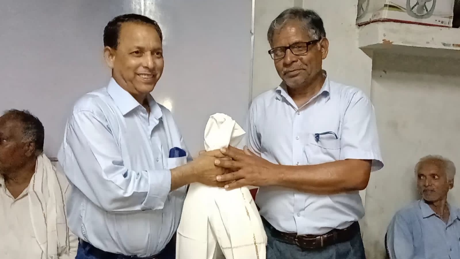 इंटरमीडिएट परीक्षा में उत्तीर्ण छात्र - छात्राओं को किया गया सम्मानित 10 IMG 20220321 WA0021