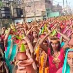 विश्व कल्याण के लिए नवादा मुखिया प्रतिनिधि के नेतृत्व मे सैकड़ो महिलाओं के साथ कलश शोभा यात्रा ।। Inquilabindia