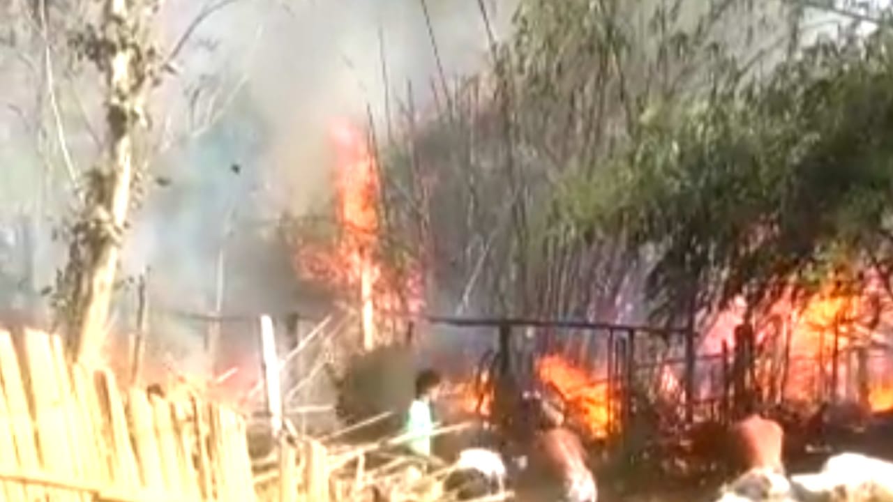 भीषण अग्निकांड में गरीब किसानों के लाखों की सम्पत्ति जलकर राख 3 IMG 20220326 WA0019 2