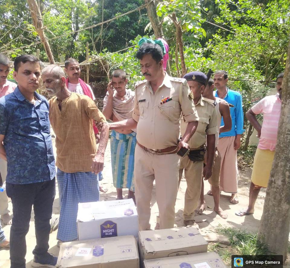 भारी मात्रा में शराब बरामद और एक तस्कर हुआ गिरफ्तार 3 IMG 20220327 WA0023