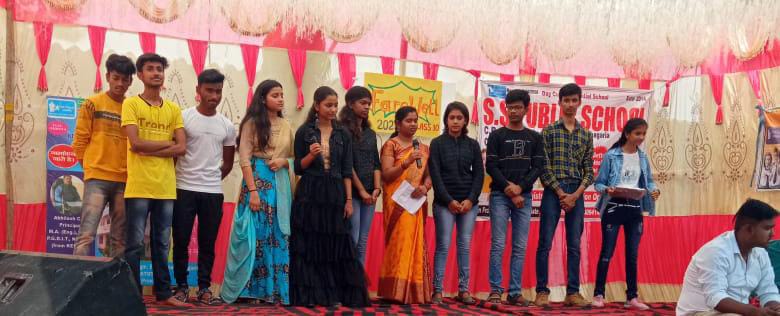 अपने विद्यालय में हुए विदाई समारोह पर भावुक हो फूट-फूटकर रोए छात्र- छात्रा 4 IMG 20220331 WA0009