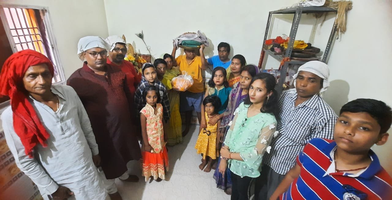 बिहपुर में मांगन शाह के मजार पर उमड़ी जायरीनों की भीड़ ।। Inquilabindia 2 img 20220322 wa00268133429498725413230