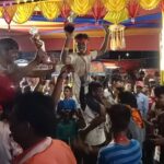 चैती दुर्गा मेला में शारीरिक कलाबाजियां में प्रशांत कुमार बेहतरीन कला दिखा हुए सम्मानित