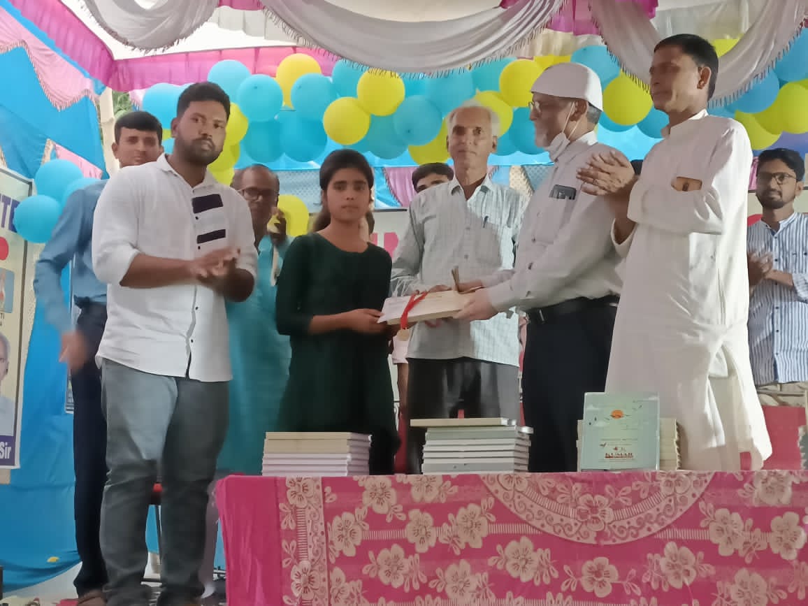 मैट्रिक परीक्षा में अधिकतम अंकों से उत्तीर्ण छात्र छात्राओं को किया सम्मानित 4 IMG 20220415 WA0017 1