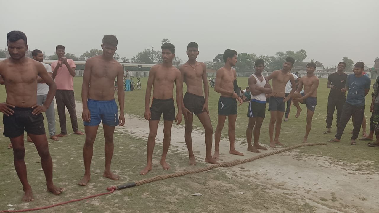 मुरारका महाविद्यालय के मैदान मे गोल्डन मार्सल आर्ट एकेडमी के द्वारा भारतीय सेना गोल्डन सर के जन्मदिन पर दौड प्रतियोगिता।। 2 img 20220402 wa00644482939364102953236