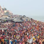 अक्षय तृतीया के मौके पर सुल्तानगंज के अजगैबीनाथ के उत्तरवाहिनी गंगा तट पर उमड़ी श्रद्धालुओं की भीड़।