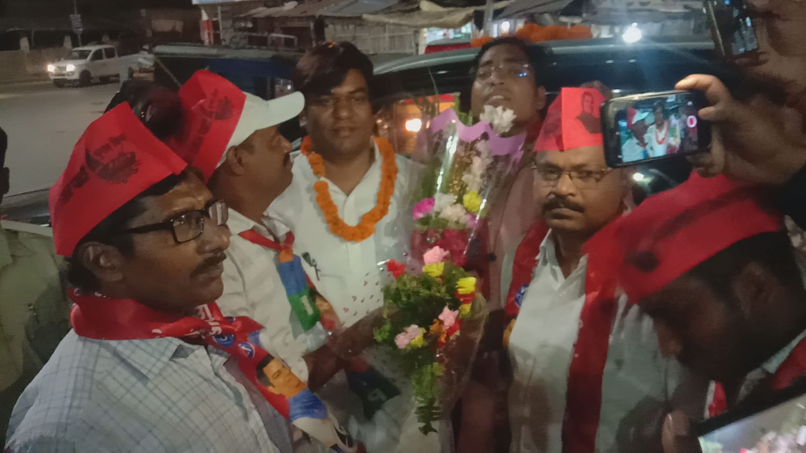 सुलतानगंज मे विकासशील इंसान पार्टी के राष्ट्रीय अध्यक्ष मुकेश सहनी का कार्यकर्ताओं. ने किये भव्य स्वागत। 1 IMG 20220510 WA0005