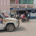 जहांगीरा गांव के समिप मोटरसाइकिल व साईकिल मे भीषण टक्कर होने पर दो सिपाई सहित एक युवक गंभीर रुपय से घायल।