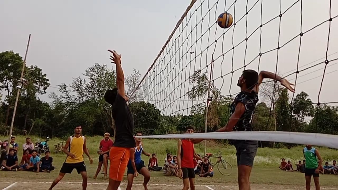 कन्हैयाचक ने डुमरिया बुजुर्ग को हराकर जीता ग्लोरियस ट्रॉफी 3 IMG 20220528 WA0007