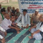 Inq Tmp 34 अगुवानी पुल के रैयत किसानों से मिलने व विद्युत बोर्ड पेंशनर के राज्य उपाध्यक्ष पहुंचे ।