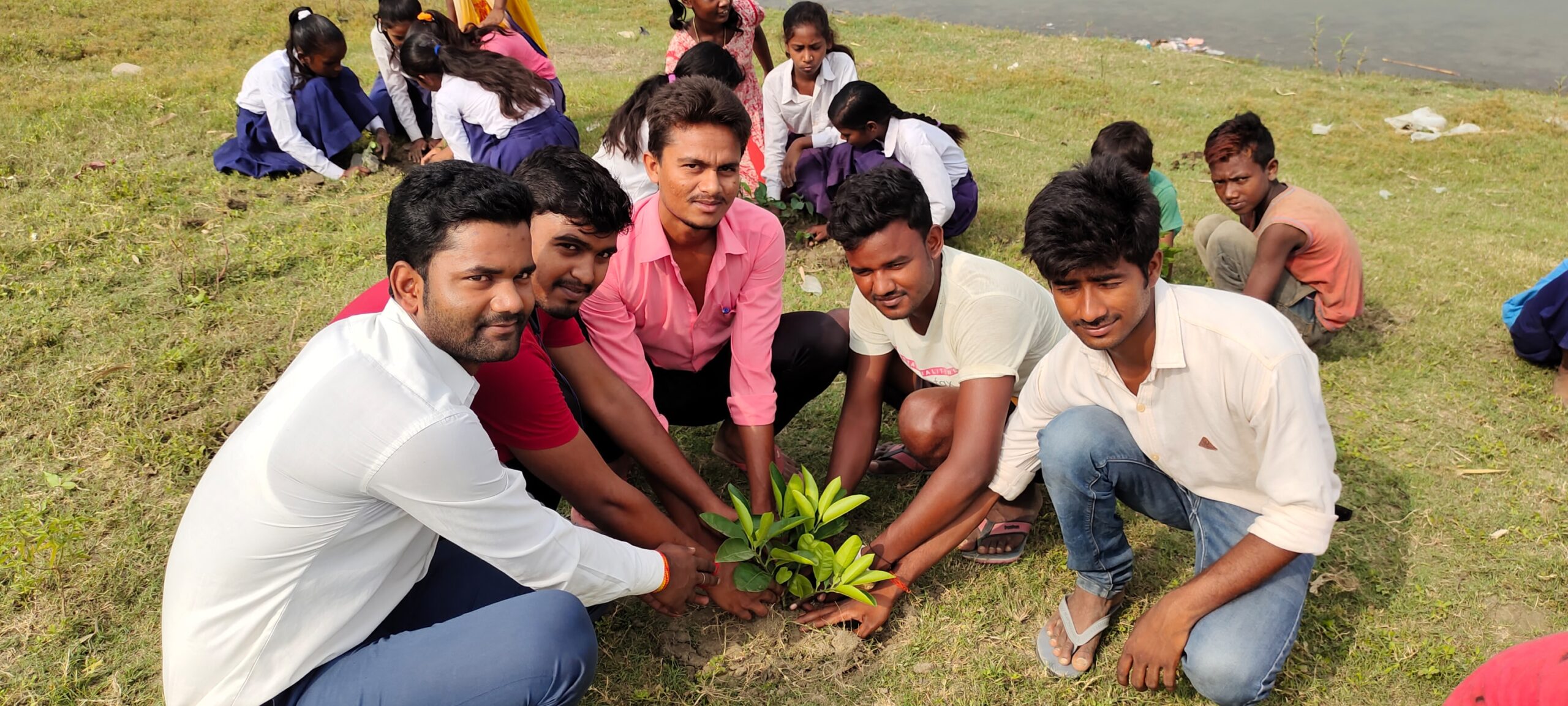 पर्यावरण दिवस पर ए.आई.एस.एफ के कार्यकर्ताओं द्वारा किए गए पौधेरोपण 2 IMG 20220605 WA0021 scaled