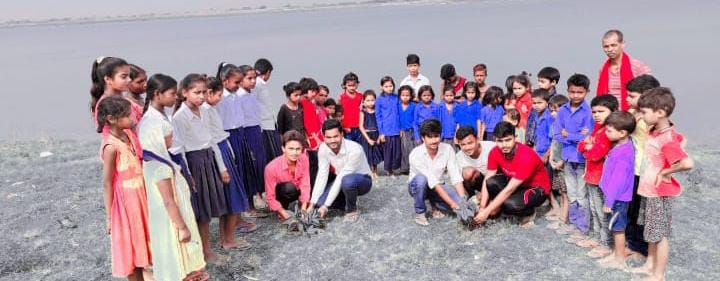 पर्यावरण दिवस पर ए.आई.एस.एफ के कार्यकर्ताओं द्वारा किए गए पौधेरोपण 4 IMG 20220605 WA0027