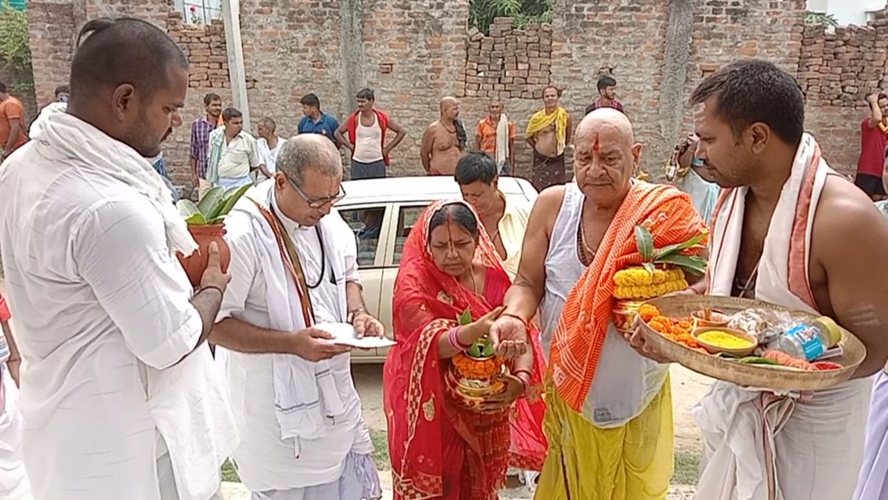 ठाकुरवाड़ी मंदिर के प्राण प्रतिष्ठा हेतु निकली भव्य कलश शोभायात्रा 2 IMG 20220607 WA0017 1
