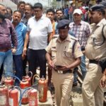 सुलतानगंज स्टेशन पर बांका इंटरसिटी एक्सप्रेस में ब्रेक बेंडिंग में लगी आग मचा अफरातफरी बाल बाल बचे यात्री।।