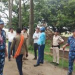 Inq Tmp 37 अगुवानी पुल के अप्रोच पथ पर रैयत किसानों ने मुवाब्जे की मांग को लेकर कार्य को कराया बंद हुवा पथराव पुलिसकर्मियों ने की लाठी चार्ज रैयत किसानों सहित पुलिसकर्मी हुए घायल।