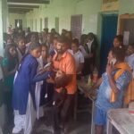 Inq Tmp 35 छत की छज्जा के साथ गिरी तीन छात्रा हुए बुरी तरह घायल