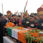 Inq Tmp 35 कैप्टन आनंद का अगुआनी गंगा घाट में हुआ राजकीय सैनिक सम्मान के साथ अंतिम संस्कार ।।