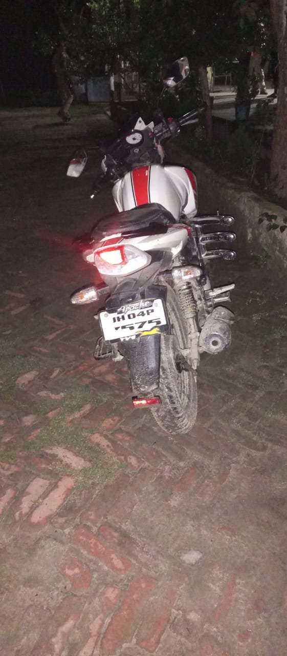 बिहपुर पुलिस ने चोरी की मोटरसाइकिल के साथ दो अपराधी को लत्तीपुर चौक से किया गिरफ्तार । 2 img 20220707 wa02506165446945000254989