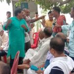 Inq Tmp 37 सुलतानगंज मे राजद कार्यकर्ताओं कि बैठक मे हुआ जमकर हंगामा,कार्यकर्ता प्रवेक्षक के सवाल पर मारपीट पर उतारू।