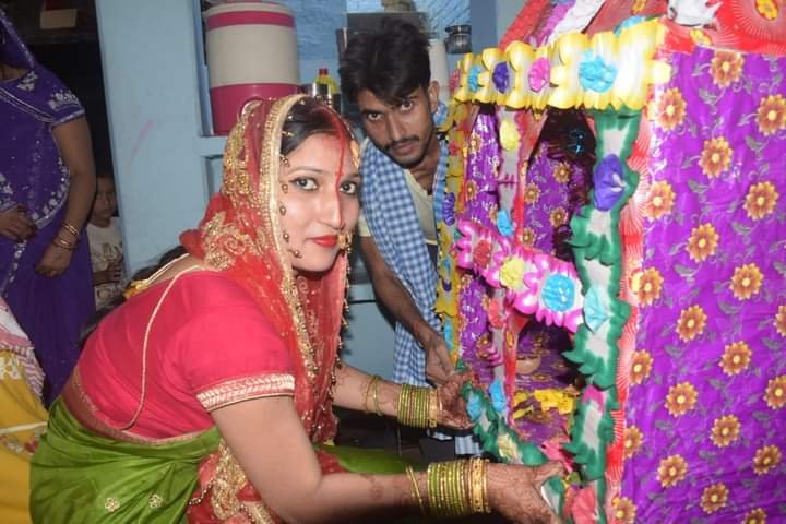 हर्षोल्लास के साथ नवविवाहित महिलाएं मना रही हरितालिका तीज 2 img 20220830 wa0027731469924141093191