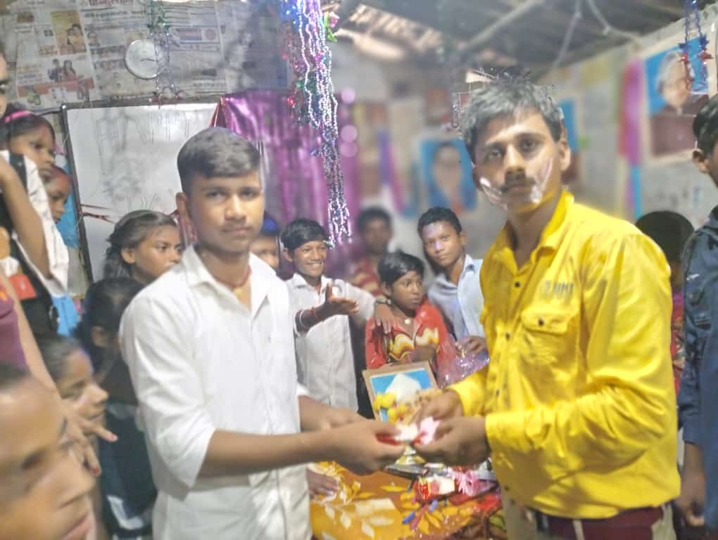 काफी हर्षोल्लास के साथ विभिन्न शिक्षण संस्थानों में मनाई गई शिक्षक दिवस. खगड़िया 12 IMG 20220905 WA0029