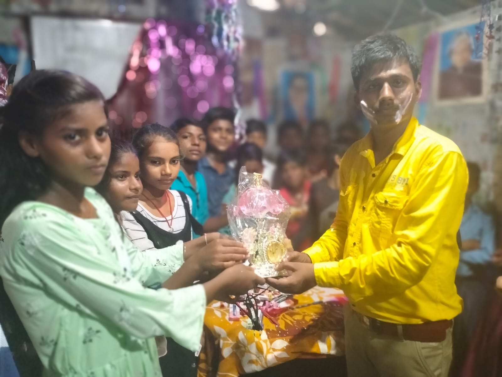 काफी हर्षोल्लास के साथ विभिन्न शिक्षण संस्थानों में मनाई गई शिक्षक दिवस. खगड़िया IMG 20220905 WA0141