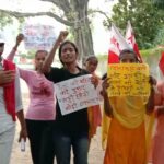 Inq Tmp 37 महिलाएं पर लगातार हो रही जुर्म – अत्याचारों को लेकर बीडीओ को सौंपा ज्ञापन. खगड़िया