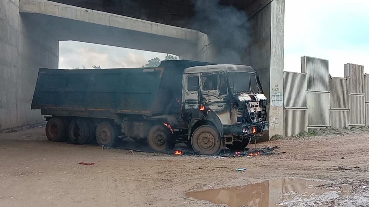 सड़क दुघर्टना में एक युवक की घटनास्थल पर हीं हुई मौत पर पसरा मातम ।। Inquilabindia 5 IMG 20220912 WA0002