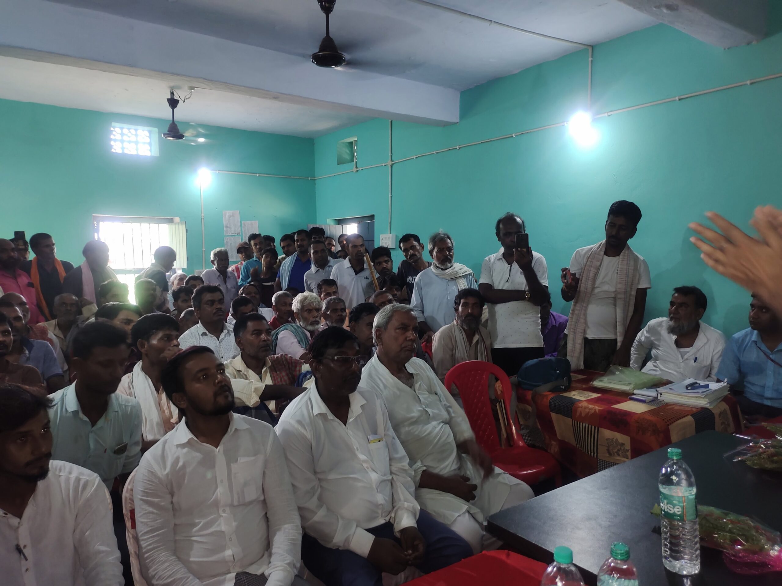 मिलकी में दक्षिण बिहार ग्रामीण बैंक ने लगाया ऋण वसूली सह बैकिंग जागरूकता कैंप में पहुंचे महाप्रबंधक ।। Inquilabindia 2 img 20220901 1148205237228106931317094 scaled