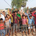 विगत 4 दिन से विद्युत आपूर्ति ठप्प के विरोध में गुस्साए ग्रामीणों ने किया सड़क जाम ।।