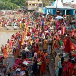 Inq Tmp 35 लोक आस्था का महापर्व छठ पुजा को लेकर अजगैविनाथ धाम में छठवर्तीय महिलाओं कि उमडी भीड ।।