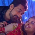 Aamrapali Dubey का डांस देख झूम उठे विशाल, स्टेज पर आकर ठुमके लगाने लगे एक्टर