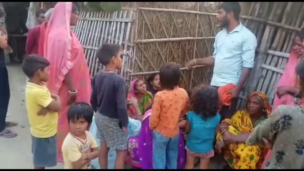 दो दिन बाद भी नहीं मिली हादसे में लापता मजदूर, परबत्ता विधायक ने कंस्ट्रक्शन अधिकारी को जमकर लताड़ा ।। 7 IMG 20221113 WA0009 1