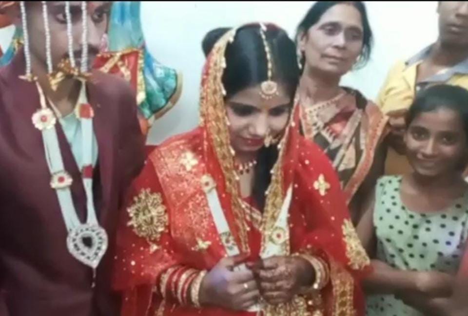 दिल्ली वाली प्रेमिका अपने प्रेमी से मिलने भागलपुर के अकबरनगर रसीदपुर पहुंची। 2 IMG 20221115 WA0107