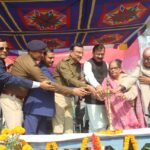अर्जुन कॉलेज में 3500 कंबल एवं शॉल का वितरण ।
