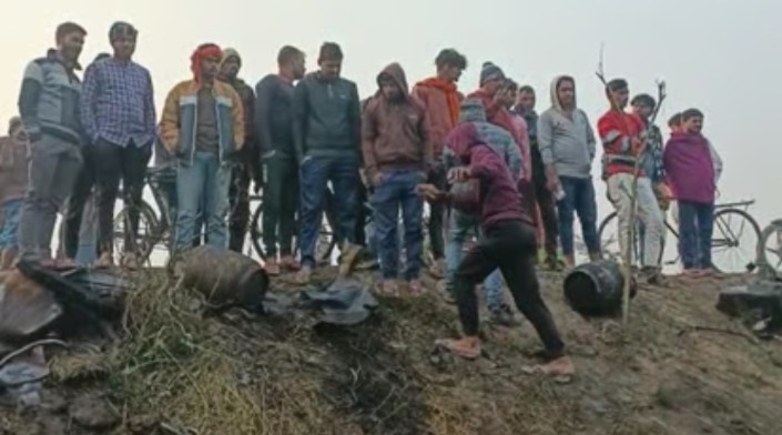 भागलपुर के नवगछिया पुलिस जिला में गैस सिलेंडर लदे ट्रक में विस्फोट के बाद लगी आग, ड्राइवर की दर्दनाक मौत 2 Screenshot 2022 1214 111312